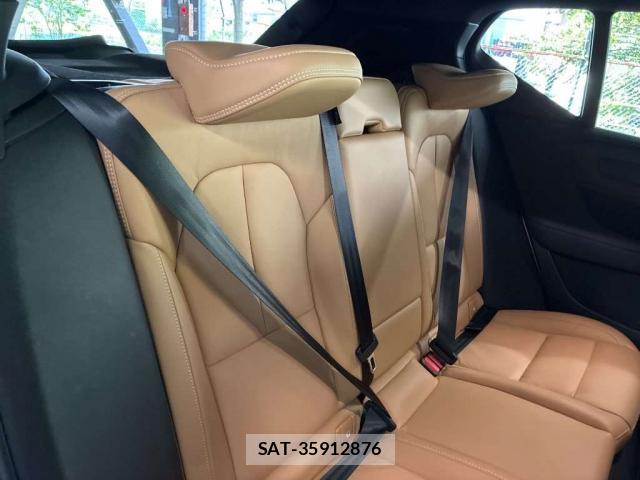 Volvo XC40 2022-05 8362097-8