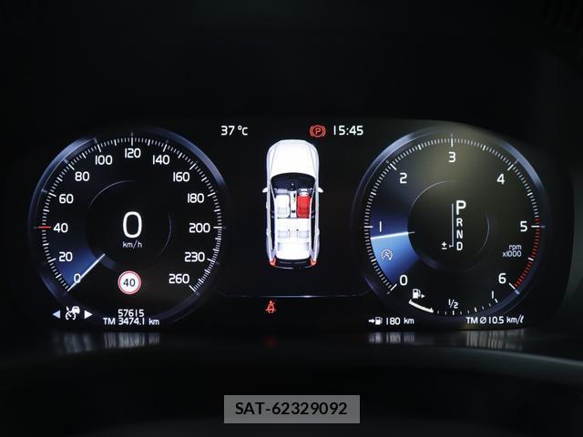 Volvo XC60 2018-05 8360608-12