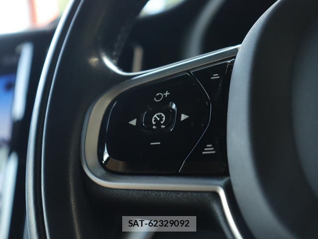 Volvo XC60 2018-05 8360608-13