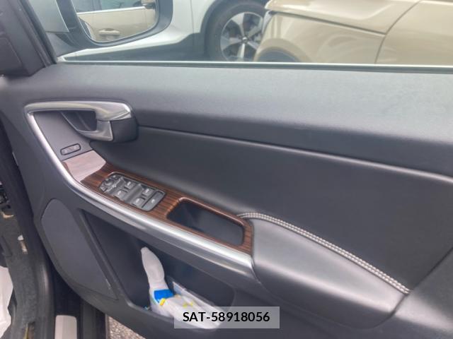 Volvo XC60 2014-12 8361086-10