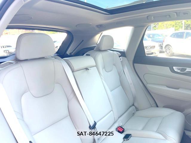 Volvo XC60 2022-06 8361544-14