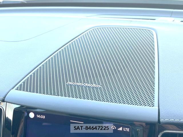 Volvo XC60 2022-06 8361544-5