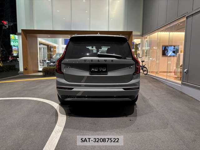 Volvo XC90 2025-04 8361836-18