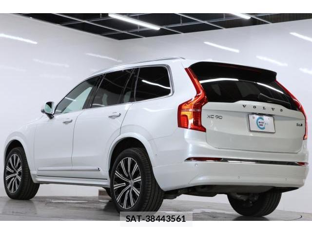 Volvo XC90 2021-12 8361894-1
