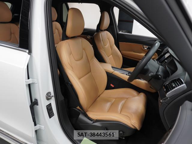 Volvo XC90 2021-12 8361894-13