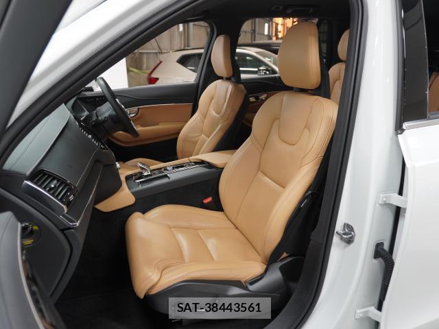 Volvo XC90 2021-12 8361894-14