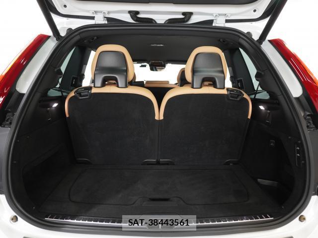 Volvo XC90 2021-12 8361894-16