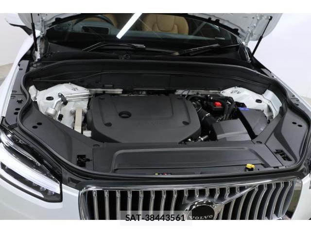 Volvo XC90 2021-12 8361894-18