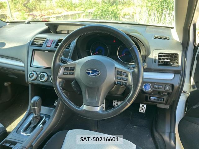 Subaru XV HYBRID 2013-07 8360865-15