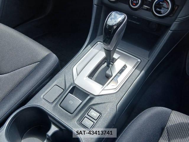 Subaru XV 2017-10 8360660-14