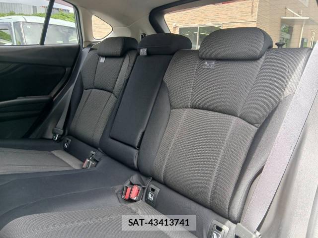 Subaru XV 2017-10 8360660-16