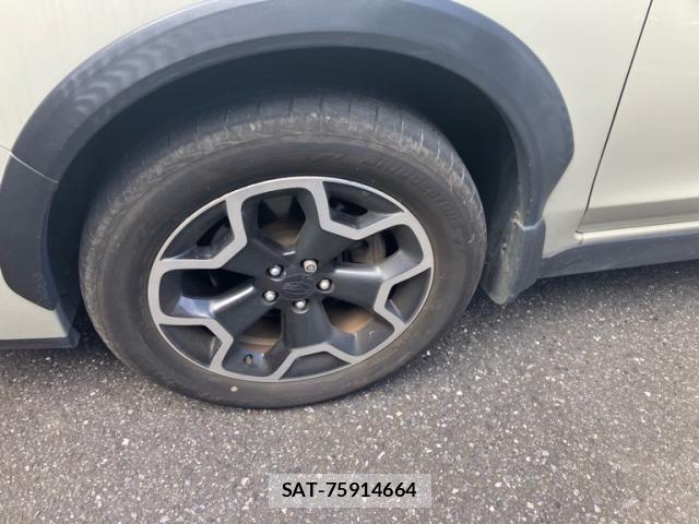 Subaru XV 2014-06 8361085-12