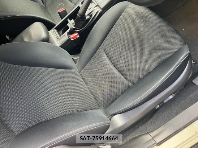 Subaru XV 2014-06 8361085-17