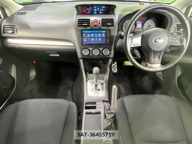 Subaru XV 2013-08 8362760-1