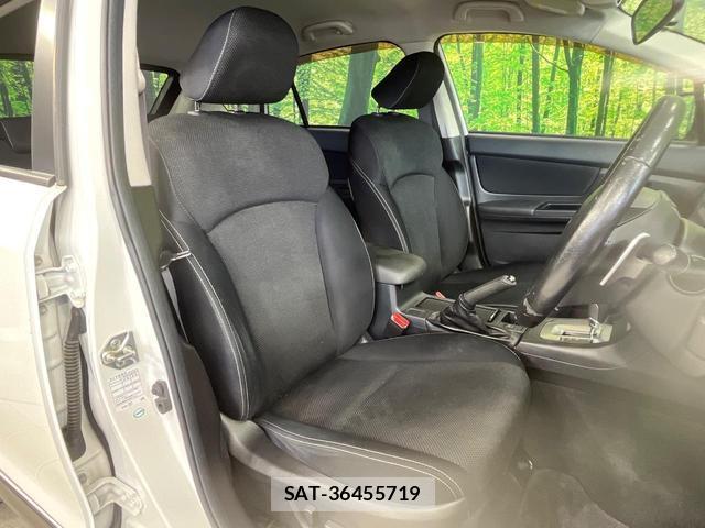 Subaru XV 2013-08 8362760-7