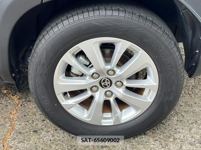 Toyota YARIS CROSS 2022-02 8360896-13