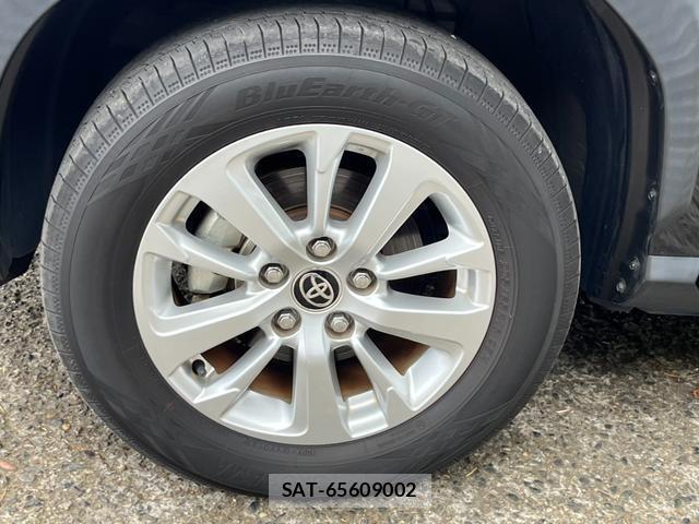 Toyota YARIS CROSS 2022-02 8360896-14