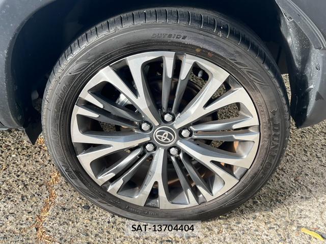 Toyota YARIS CROSS 2022-12 8360897-17