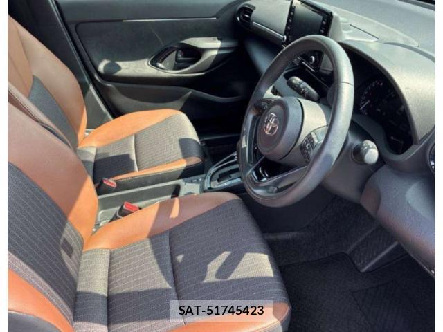 Toyota YARIS CROSS 2023-04 8361378-2