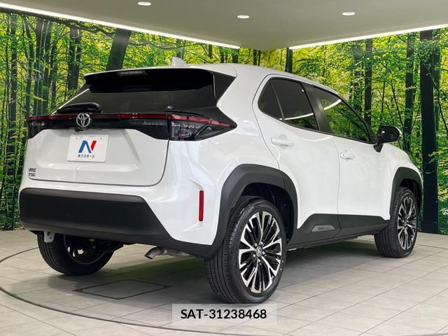 Toyota YARIS CROSS 2024-05 8361683-16
