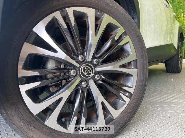 Toyota YARIS CROSS 2023-10 8362030-12