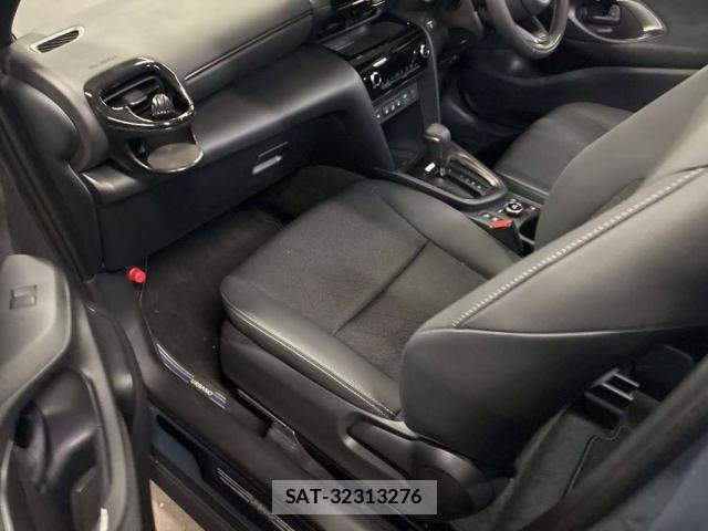 Toyota YARIS CROSS 2025-07 8362180-13
