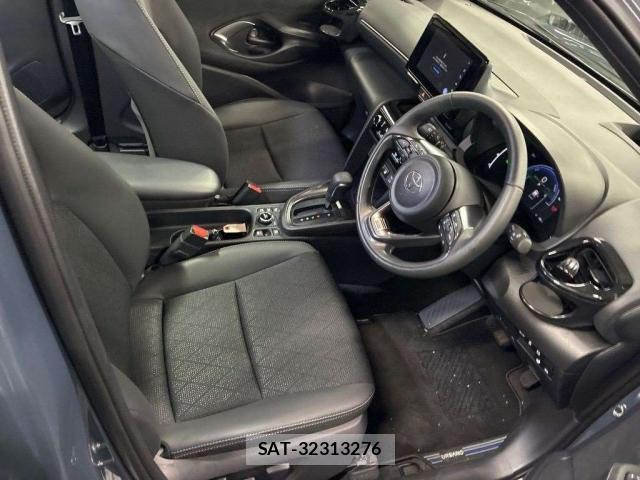Toyota YARIS CROSS 2025-07 8362180-5