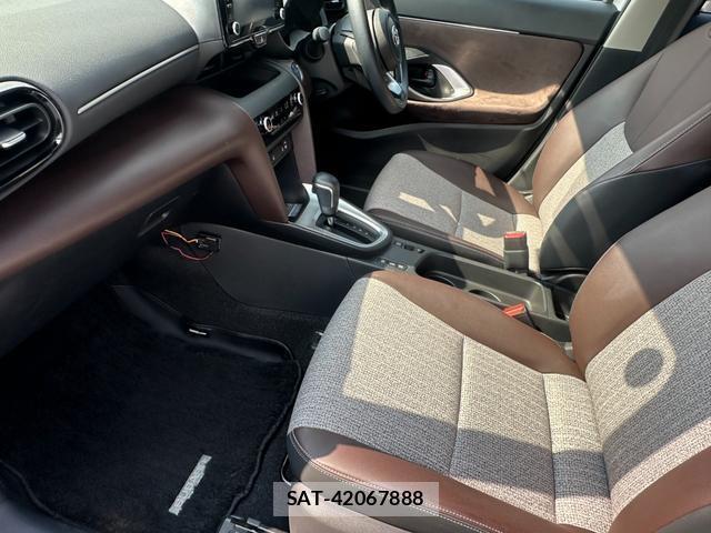 Toyota YARIS CROSS 2022-11 8362482-12