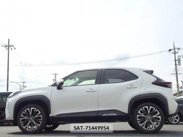 Toyota YARIS CROSS 2021-08 8362492-3