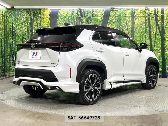 Toyota YARIS CROSS 2024-03 8362992-17