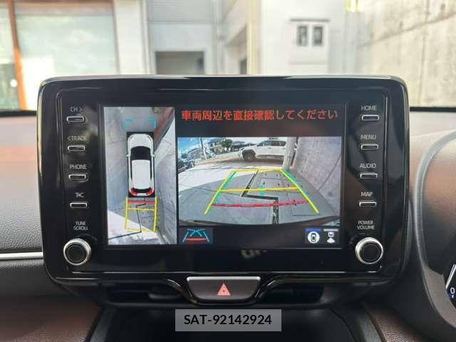 Toyota YARIS CROSS 2021-07 8363369-12