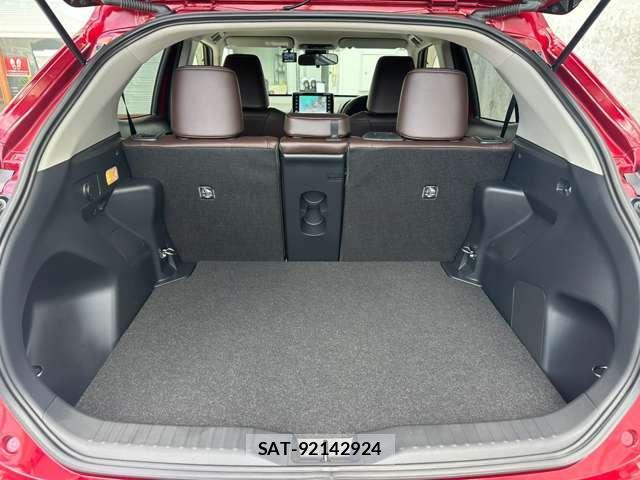 Toyota YARIS CROSS 2021-07 8363369-13