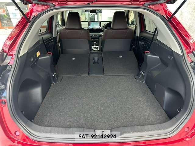 Toyota YARIS CROSS 2021-07 8363369-14