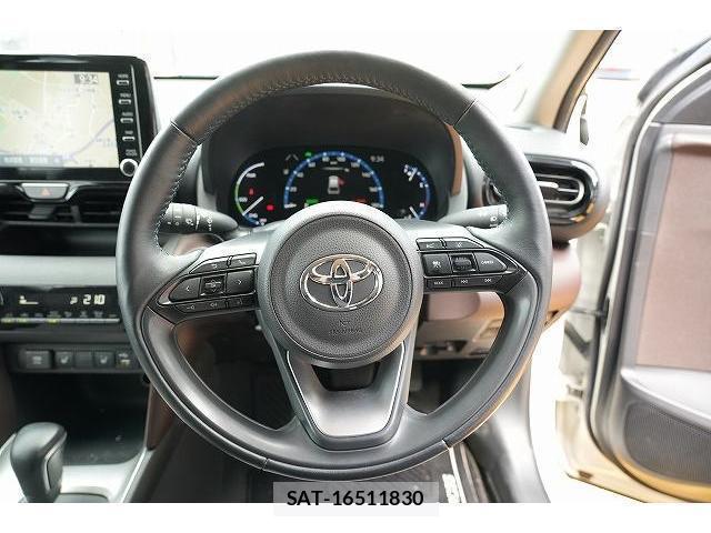 Toyota YARIS CROSS 2021-07 8363380-15