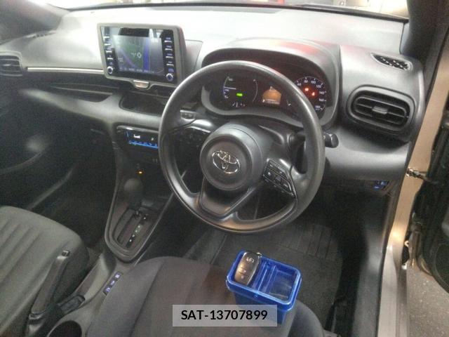 Toyota YARIS 2021-09 8360725-2