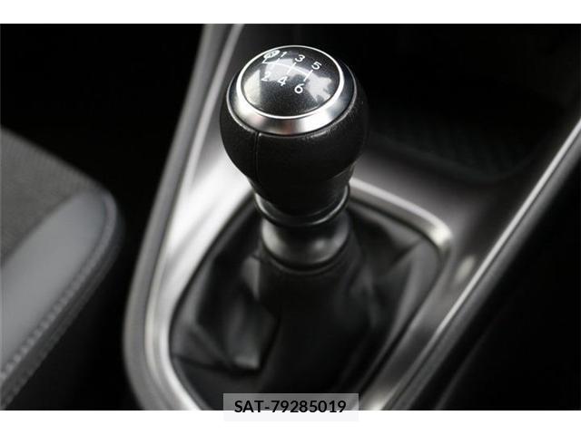 Toyota YARIS 2024-06 8360982-3