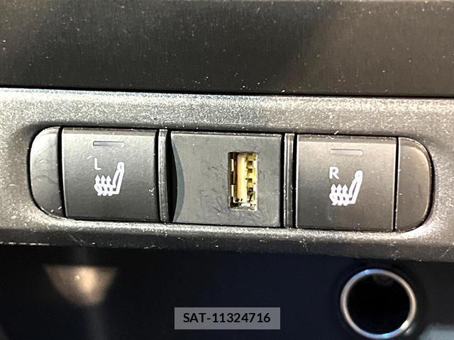 Toyota YARIS 2020-02 8361002-5