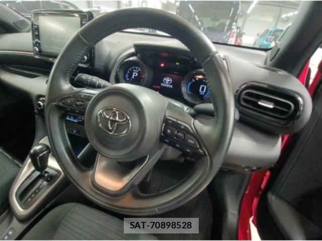Toyota YARIS 2021-07 8361305-2