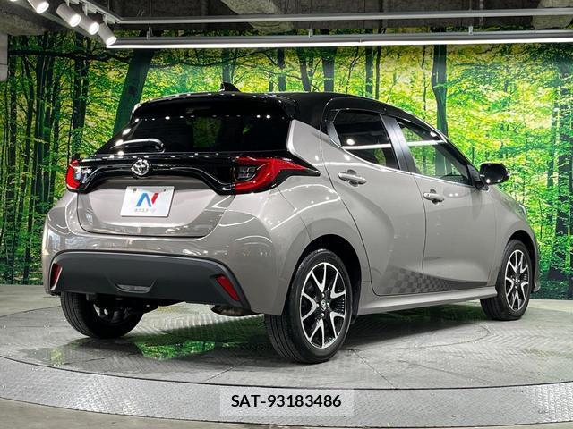 Toyota YARIS 2023-09 8361992-16