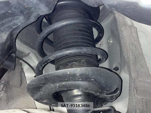 Toyota YARIS 2023-09 8361992-19