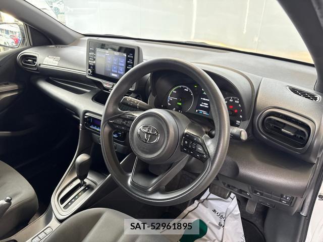Toyota YARIS 2023-07 8362363-10