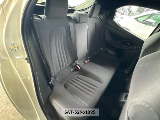 Toyota YARIS 2023-07 8362363-12