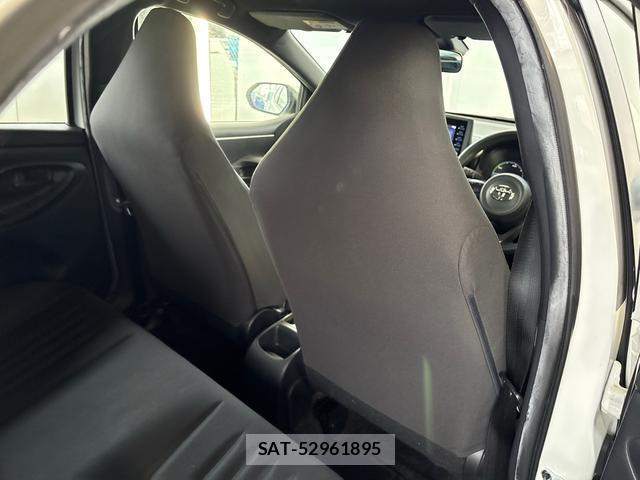 Toyota YARIS 2023-07 8362363-13