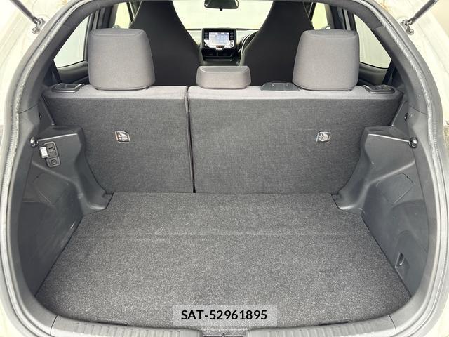 Toyota YARIS 2023-07 8362363-15