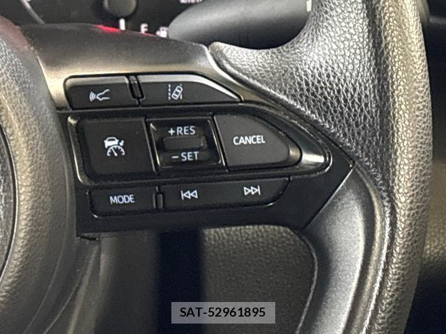Toyota YARIS 2023-07 8362363-16