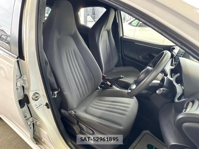 Toyota YARIS 2023-07 8362363-9