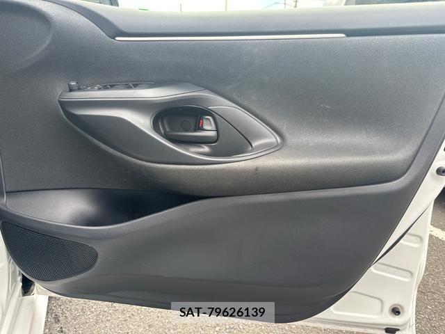 Toyota YARIS 2021-07 8362366-18