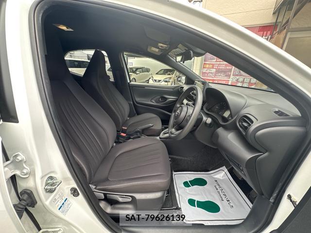 Toyota YARIS 2021-07 8362366-9