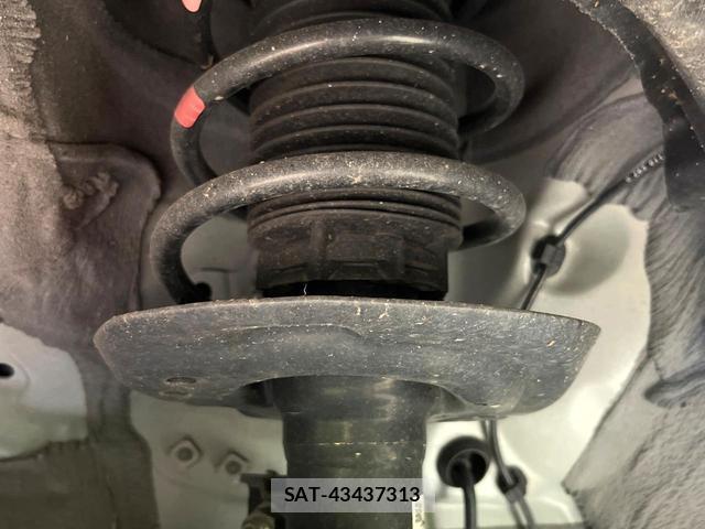 Toyota YARIS 2023-07 8362977-19