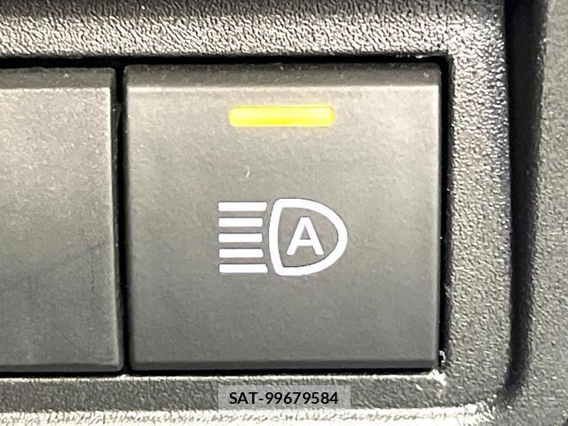 Toyota YARIS 2021-09 8362984-6